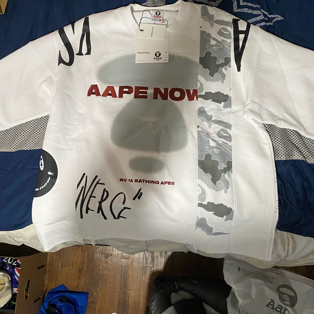 A bathing ape white crewneck xl